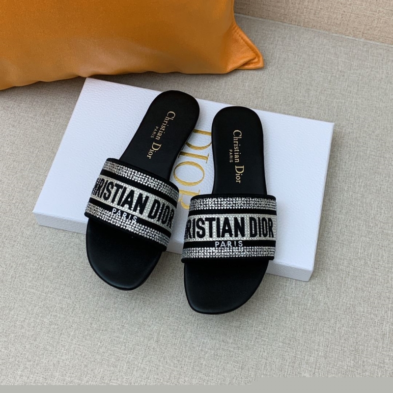 ch**an D*or slippers